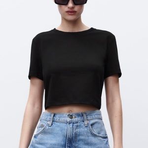 Black cropped t-shirt - Zara XS